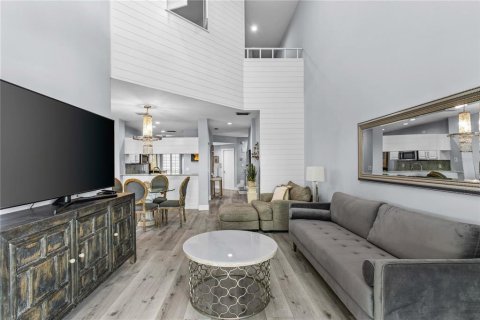 Touwnhouse à vendre à Tampa, Floride: 2 chambres, 122.72 m2 № 2305183 - photo 13