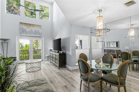 Touwnhouse à vendre à Tampa, Floride: 2 chambres, 122.72 m2 № 2305183 - photo 9
