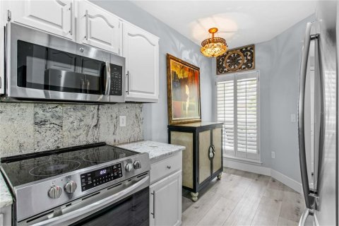 Touwnhouse à vendre à Tampa, Floride: 2 chambres, 122.72 m2 № 2305183 - photo 21