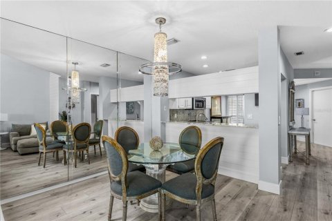 Touwnhouse à vendre à Tampa, Floride: 2 chambres, 122.72 m2 № 2305183 - photo 15