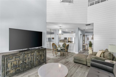 Touwnhouse à vendre à Tampa, Floride: 2 chambres, 122.72 m2 № 2305183 - photo 12