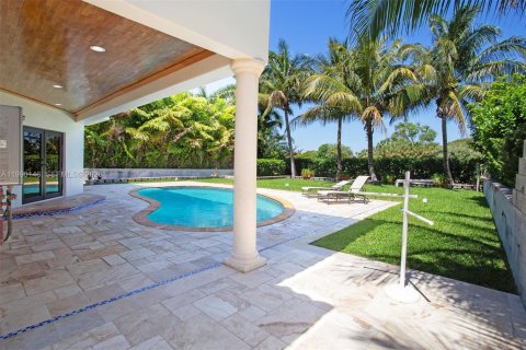 Casa en Miami Beach, Florida 4 dormitorios, 278.99 m2 № 2052066