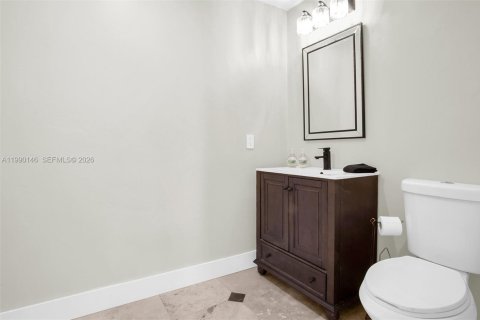 House in Miami Beach, Florida 4 bedrooms, 278.99 sq.m. № 2052066 - photo 25