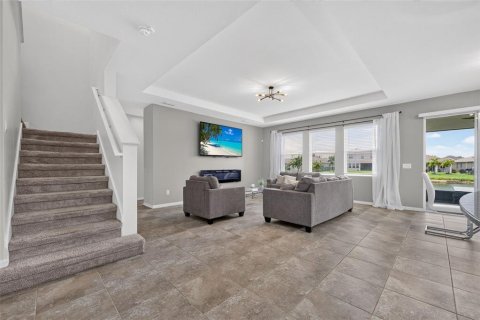 House in Palmetto, Florida 4 bedrooms, 298.49 sq.m. № 2204215 - photo 9