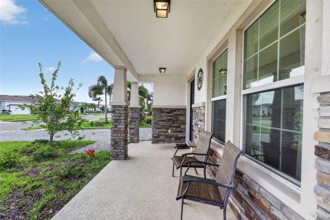 House in Palmetto, Florida 4 bedrooms, 298.49 sq.m. № 2204215 - photo 3