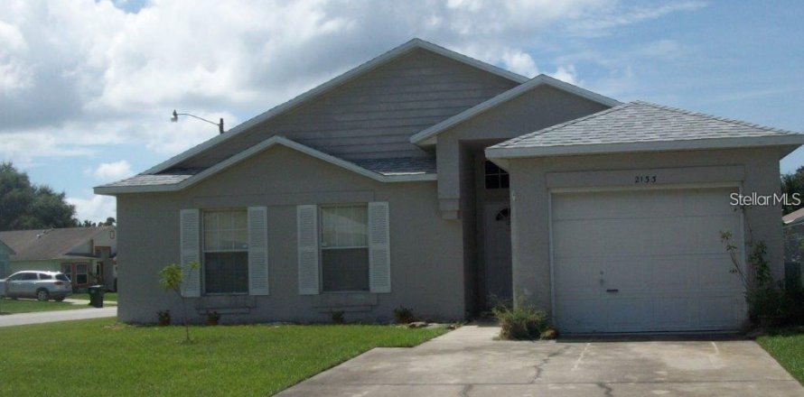 Villa ou maison à Kissimmee, Floride 3 chambres, 124.95 m2 № 2423863