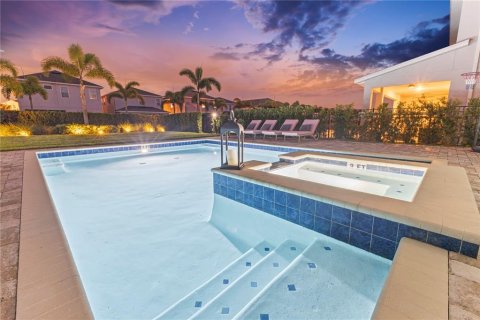 House in Kissimmee, Florida 5 bedrooms, 273.6 sq.m. № 1681738 - photo 7