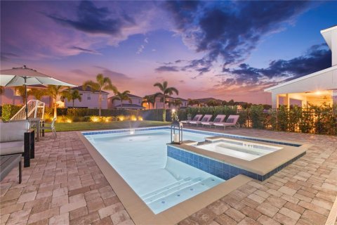 House in Kissimmee, Florida 5 bedrooms, 273.6 sq.m. № 1681738 - photo 6
