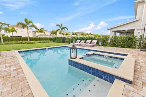 House in Kissimmee, Florida 5 bedrooms, 273.6 sq.m. № 1681738 - photo 3