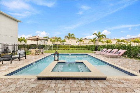 House in Kissimmee, Florida 5 bedrooms, 273.6 sq.m. № 1681738 - photo 2