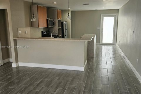 Condo in Miami Gardens, Florida, 3 bedrooms  № 2033280 - photo 22