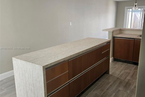 Condo in Miami Gardens, Florida, 3 bedrooms  № 2033280 - photo 15