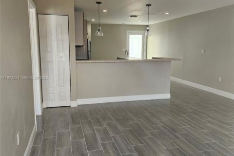 Condo in Miami Gardens, Florida, 3 bedrooms  № 2033280 - photo 8