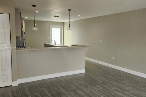 Condo in Miami Gardens, Florida, 3 bedrooms  № 2033280 - photo 9