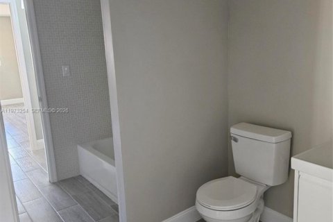 Condo in Miami Gardens, Florida, 3 bedrooms  № 2033280 - photo 4