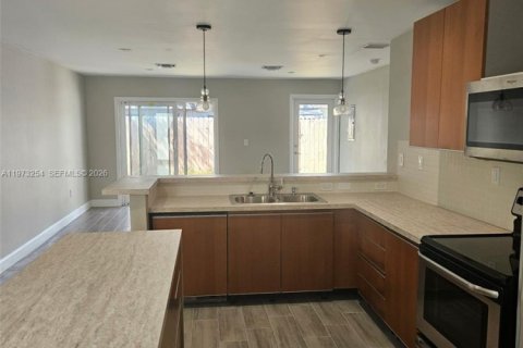 Condo in Miami Gardens, Florida, 3 bedrooms  № 2033280 - photo 14