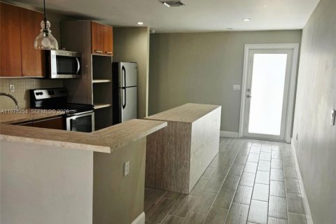 Condo in Miami Gardens, Florida, 3 bedrooms  № 2033280 - photo 21