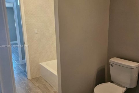 Condo in Miami Gardens, Florida, 3 bedrooms  № 2033280 - photo 28