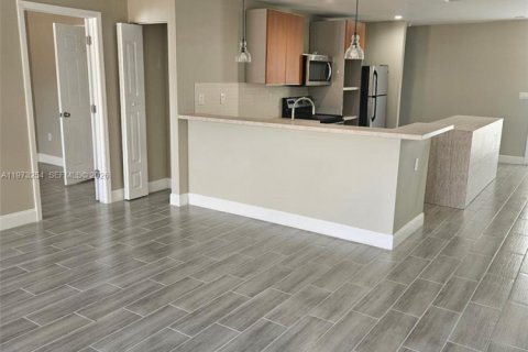 Condo in Miami Gardens, Florida, 3 bedrooms  № 2033280 - photo 17