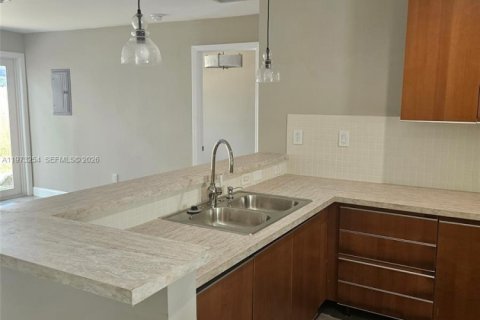 Condo in Miami Gardens, Florida, 3 bedrooms  № 2033280 - photo 11