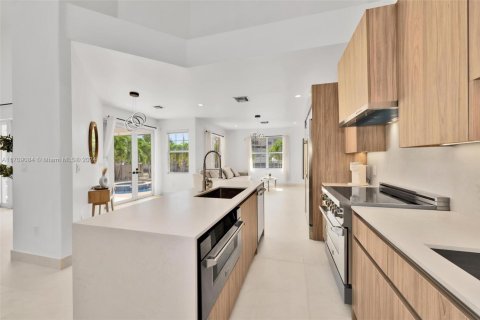Casa en venta en North Miami Beach, Florida, 5 dormitorios, 354.33 m2 № 1462303 - foto 9