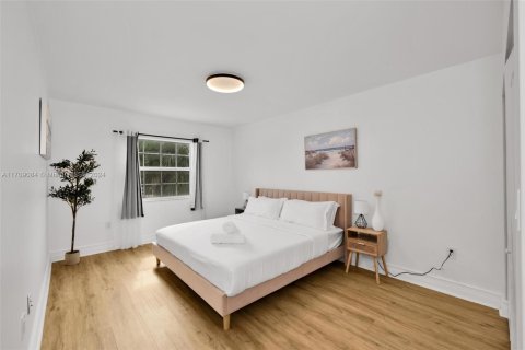 Casa en venta en North Miami Beach, Florida, 5 dormitorios, 354.33 m2 № 1462303 - foto 29