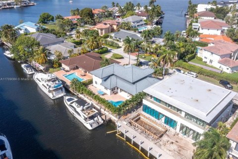 Casa en venta en North Miami Beach, Florida, 5 dormitorios, 354.33 m2 № 1462303 - foto 3