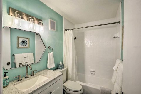 Condo in Daytona Beach, Florida, 2 bedrooms  № 1721743 - photo 19