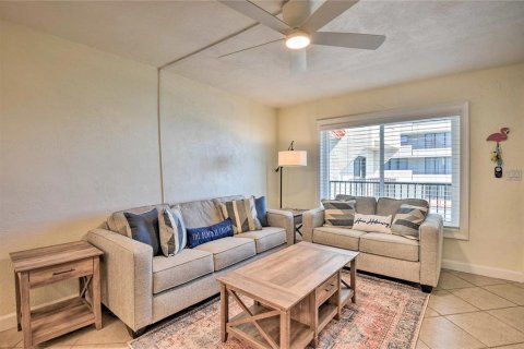 Condo in Daytona Beach, Florida, 2 bedrooms  № 1721743 - photo 5