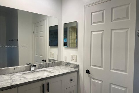 Townhouse in Boca Raton, Florida 3 bedrooms, 166.39 sq.m. № 1495452 - photo 4