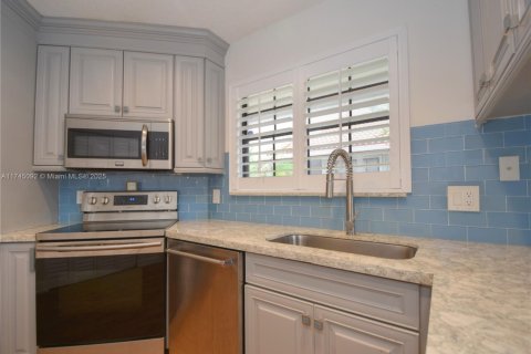 Townhouse in Boca Raton, Florida 3 bedrooms, 166.39 sq.m. № 1495452 - photo 24