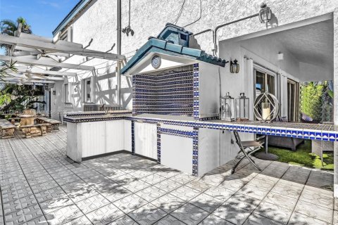 House in Miami, Florida 3 bedrooms, 200.76 sq.m. № 1845584 - photo 29
