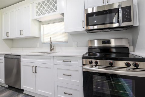 Casa en venta en Tampa, Florida, 3 dormitorios, 107.02 m2 № 1426162 - foto 19