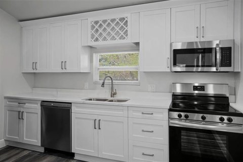Casa en venta en Tampa, Florida, 3 dormitorios, 107.02 m2 № 1426162 - foto 18