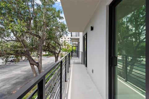 Propiedad comercial en venta en Fort Lauderdale, Florida № 1975999 - foto 27