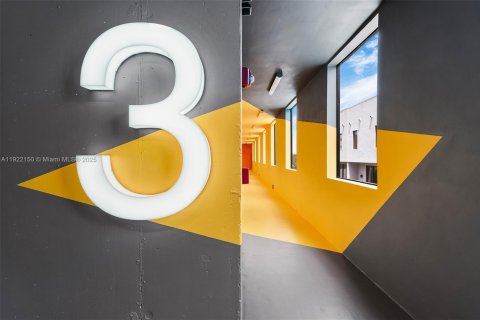 Propiedad comercial en venta en Fort Lauderdale, Florida № 1975999 - foto 13