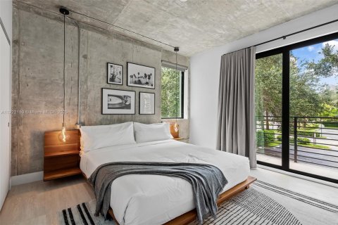 Propiedad comercial en venta en Fort Lauderdale, Florida № 1975999 - foto 14