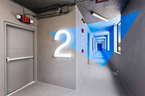 Propiedad comercial en venta en Fort Lauderdale, Florida № 1975999 - foto 10