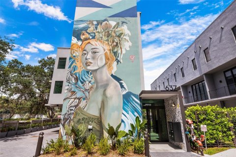 Propiedad comercial en venta en Fort Lauderdale, Florida № 1975999 - foto 6