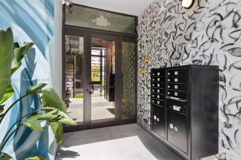 Propiedad comercial en venta en Fort Lauderdale, Florida № 1975999 - foto 8