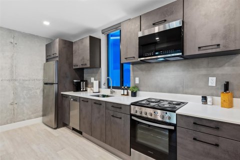 Propiedad comercial en venta en Fort Lauderdale, Florida № 1975999 - foto 22