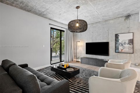 Propiedad comercial en venta en Fort Lauderdale, Florida № 1975999 - foto 16