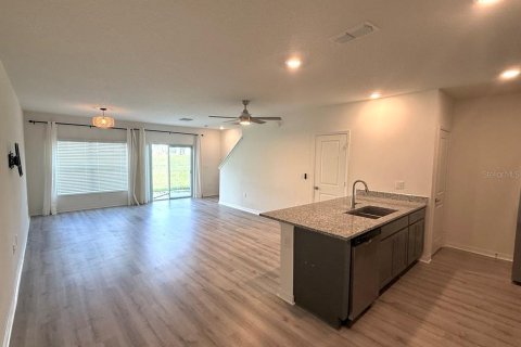 Touwnhouse à louer à Davenport, Floride: 3 chambres, 134.99 m2 № 2112652 - photo 2