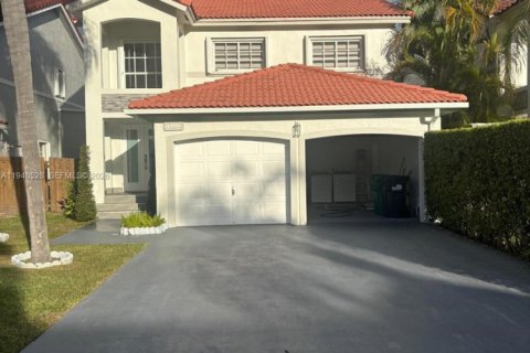 Villa ou maison à vendre à Miami, Floride: 4 chambres, 187.29 m2 № 1998828 - photo 5