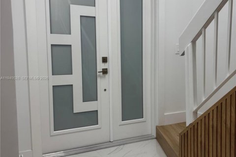 Villa ou maison à vendre à Miami, Floride: 4 chambres, 187.29 m2 № 1998828 - photo 8
