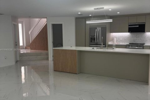 Villa ou maison à vendre à Miami, Floride: 4 chambres, 187.29 m2 № 1998828 - photo 23