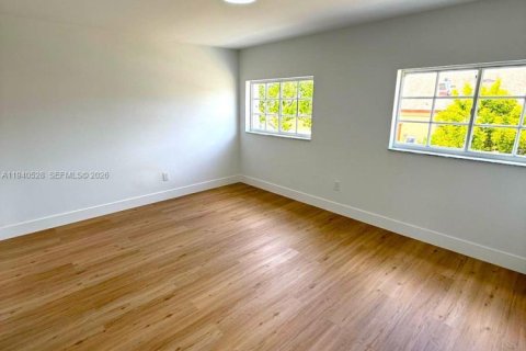 Villa ou maison à vendre à Miami, Floride: 4 chambres, 187.29 m2 № 1998828 - photo 30