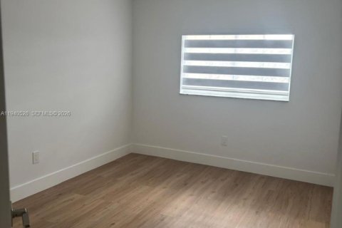 Villa ou maison à vendre à Miami, Floride: 4 chambres, 187.29 m2 № 1998828 - photo 28