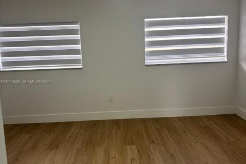 Villa ou maison à vendre à Miami, Floride: 4 chambres, 187.29 m2 № 1998828 - photo 27