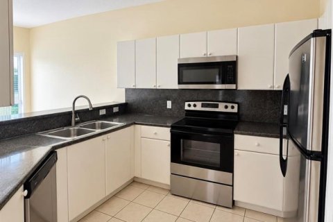 Touwnhouse à louer à Royal Palm Beach, Floride: 3 chambres, 158.03 m2 № 2403776 - photo 7